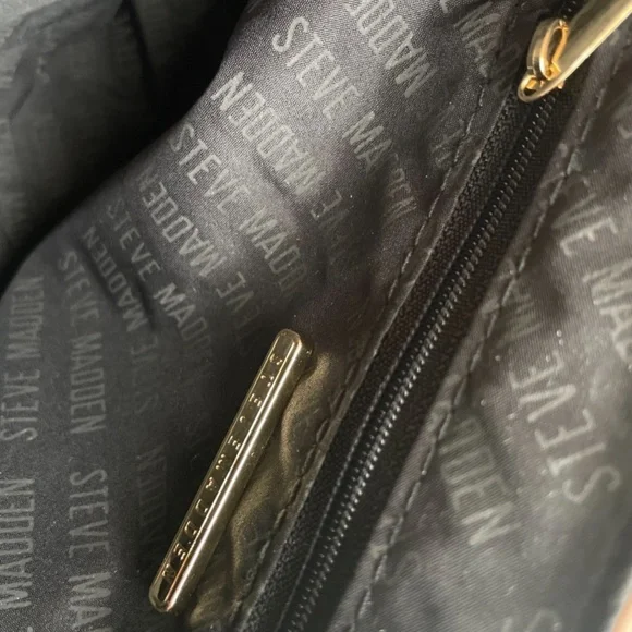 Crossbody Bag - Picture 7 of 9